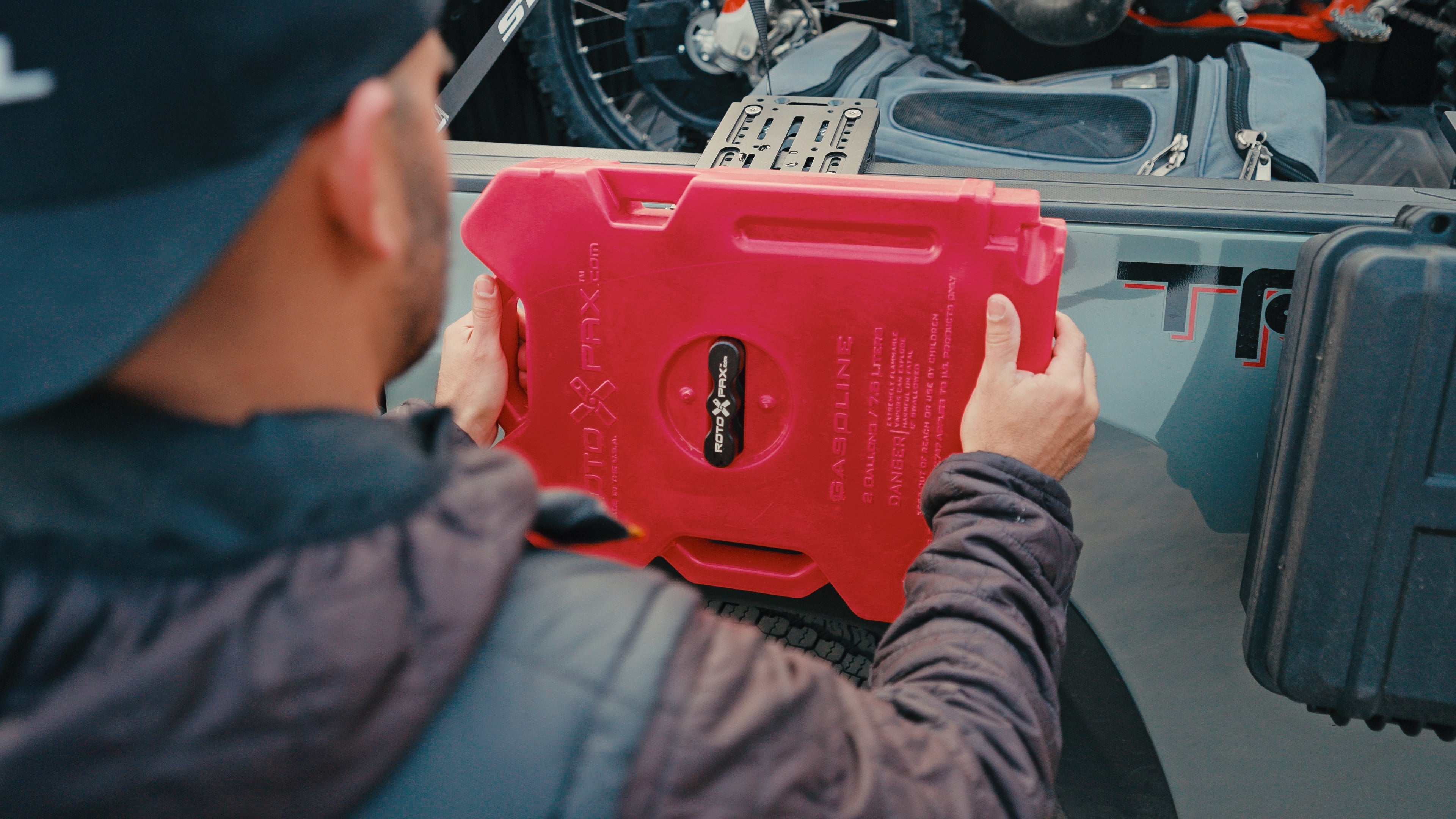 2 Gallon Diesel Exhaust Fluid Storage Container Blemished | RotopaX